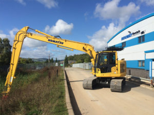 12m long reach excavator hire zero swing