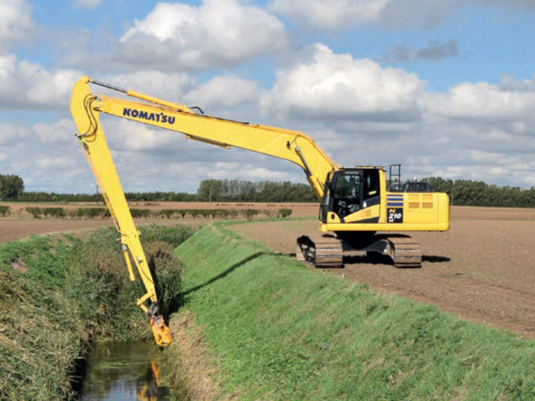 Long Reach Excavator Hire 12m, 15m, 18m & 22m Reach Excavator Hire