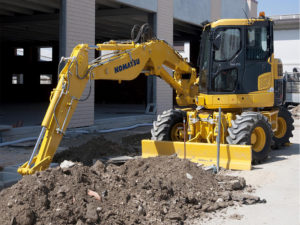 9 Ton Wheeled Excavator Hire b