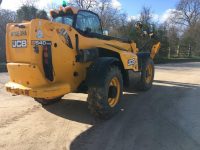 17m JCB 540 170 side view 6876