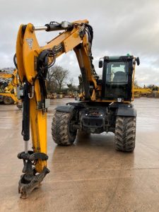 JCB 110W Hydradig with slew restrictor