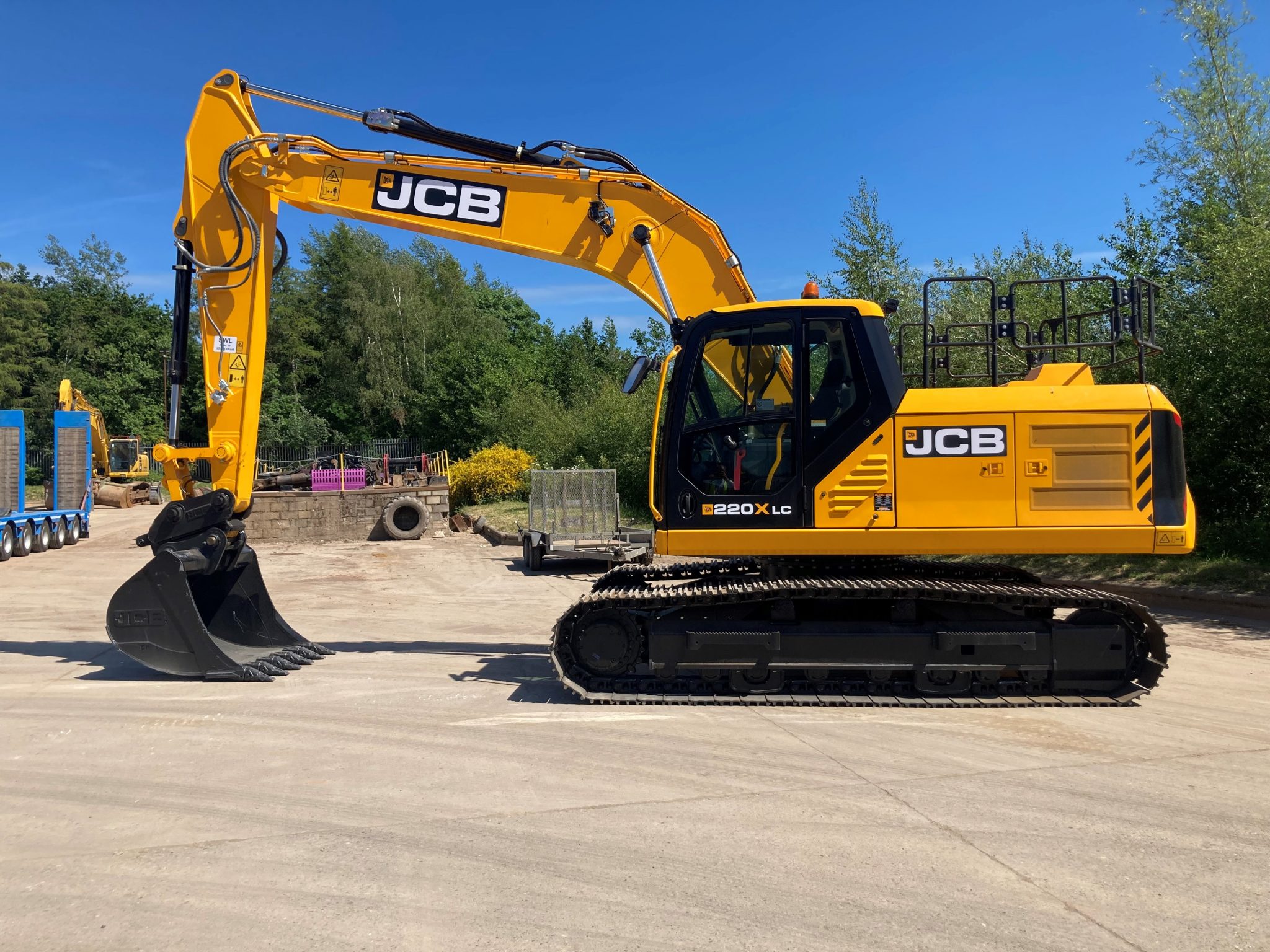 New JCB 220X excavator at Ridgway