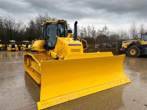 Komatsu D71 hire